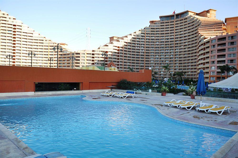 Porto Sokhna Pyramids Apartments Powered By Amer-Group Family Only Ain Sukhna Bagian luar foto