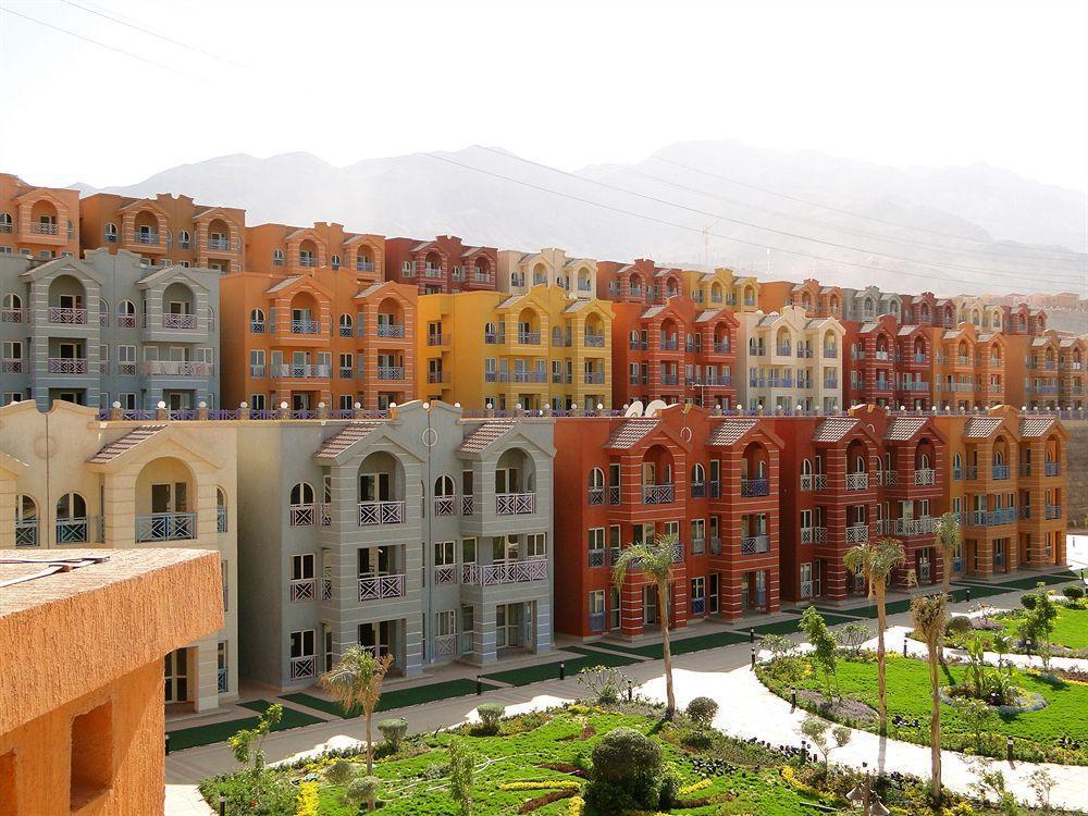 Porto Sokhna Pyramids Apartments Powered By Amer-Group Family Only Ain Sukhna Bagian luar foto