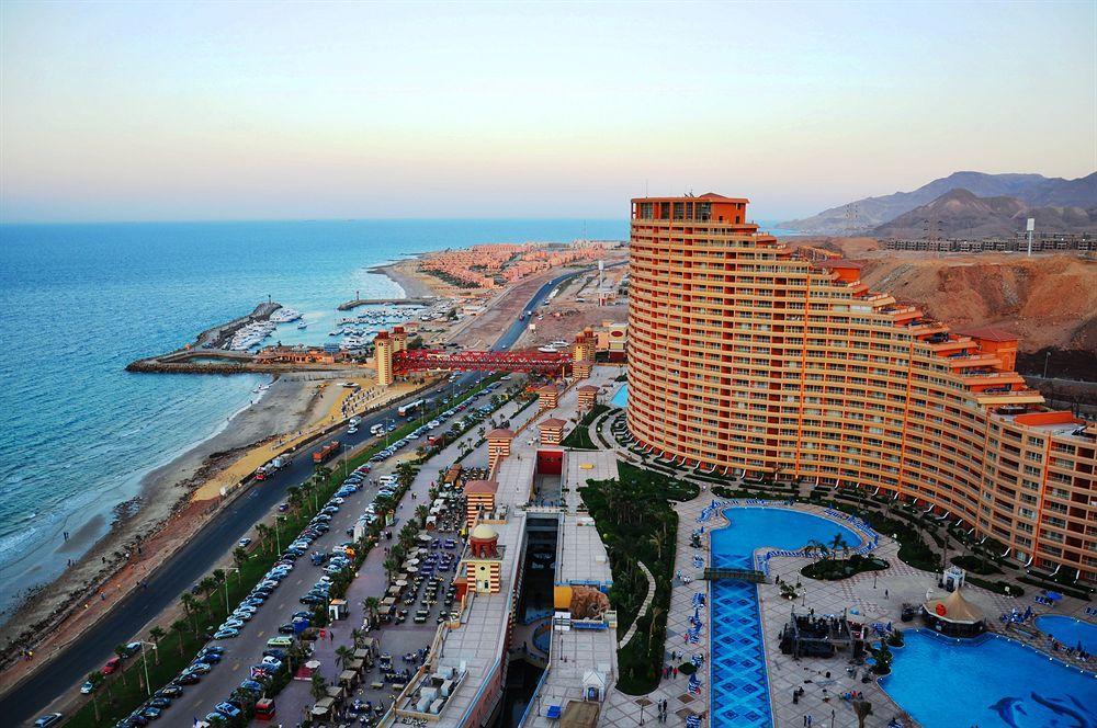 Porto Sokhna Pyramids Apartments Powered By Amer-Group Family Only Ain Sukhna Bagian luar foto