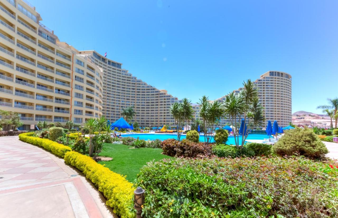 Porto Sokhna Pyramids Apartments Powered By Amer-Group Family Only Ain Sukhna Bagian luar foto